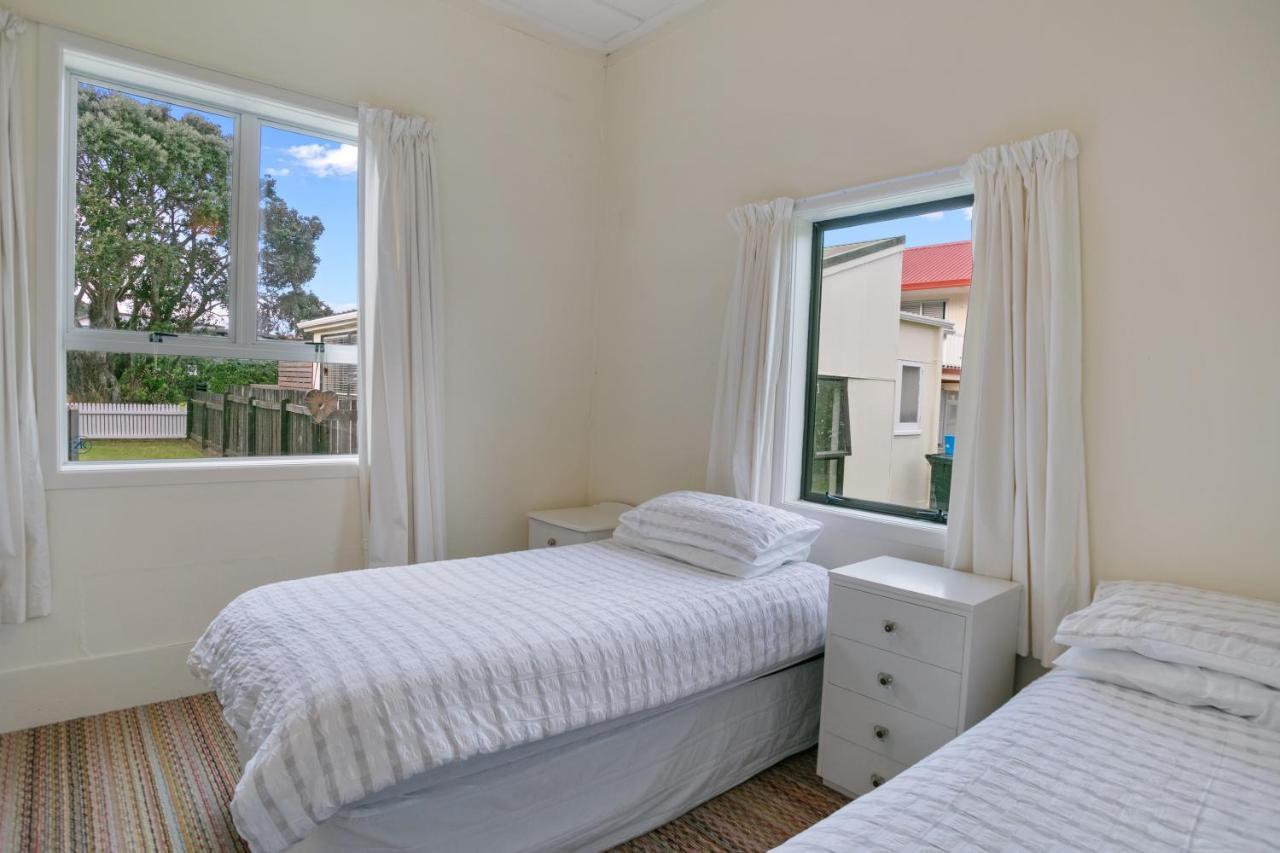 Clara'S Togs And Towels - Waihi - Bachcare Nz Villa Buitenkant foto