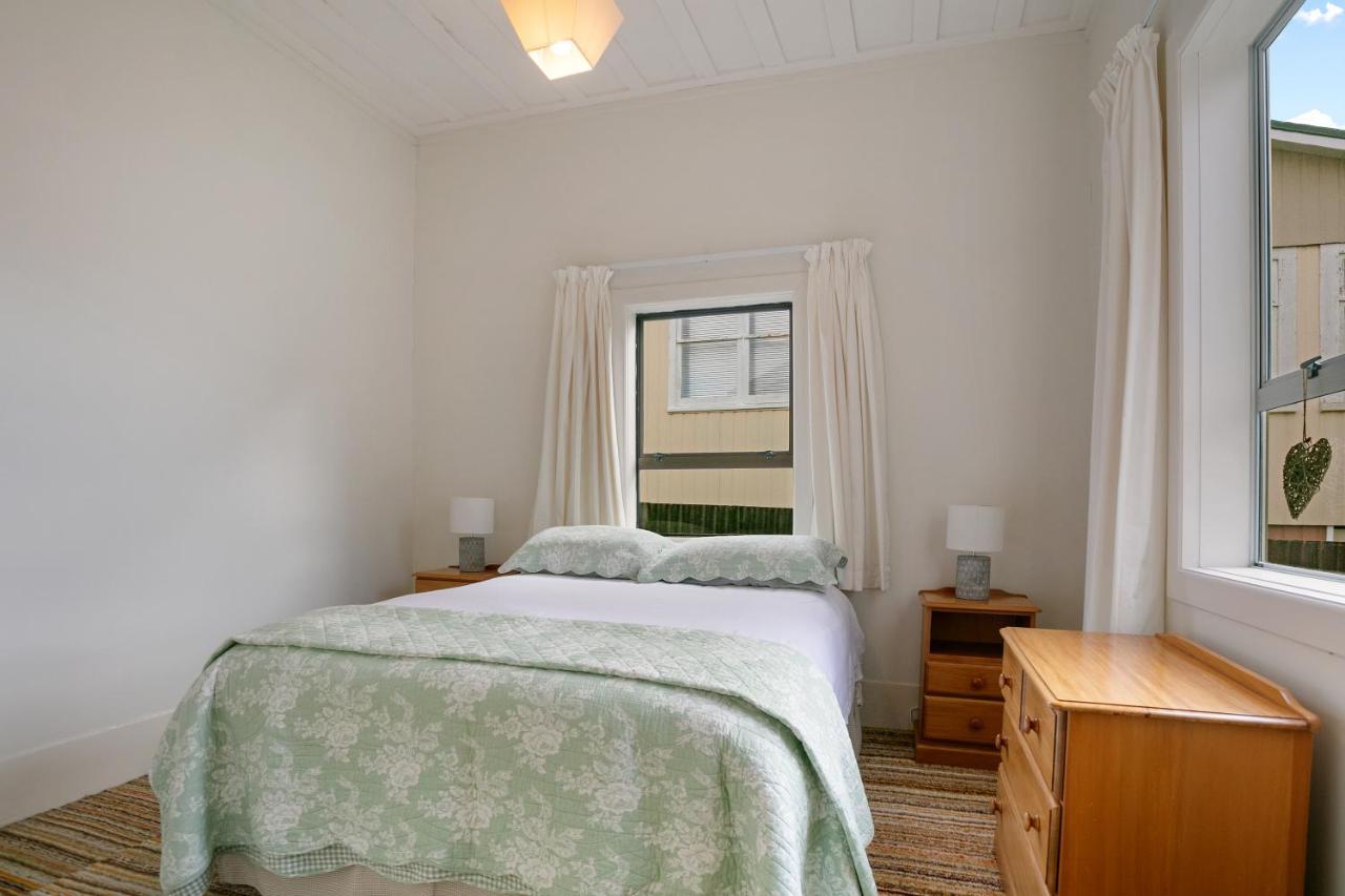 Clara'S Togs And Towels - Waihi - Bachcare Nz Villa Buitenkant foto